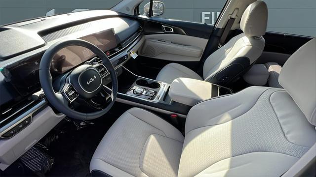 new 2026 Kia Carnival Hybrid car