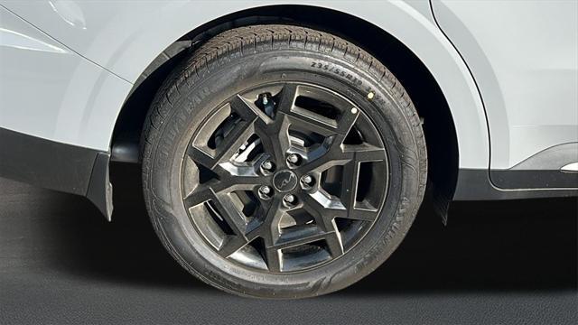 new 2026 Kia Carnival Hybrid car
