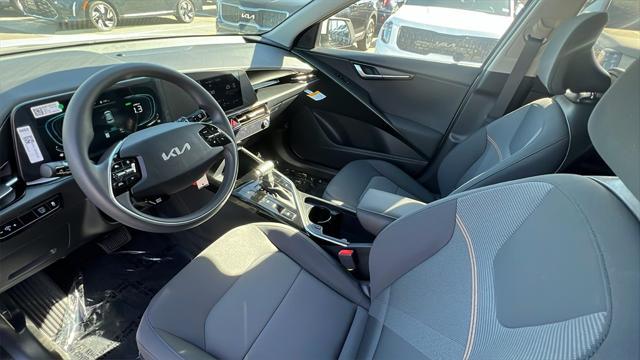 new 2025 Kia Niro car, priced at $29,310
