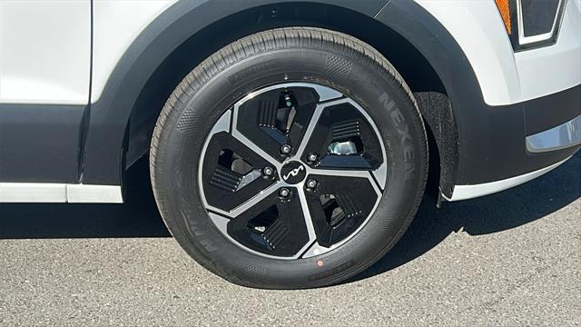 new 2025 Kia Niro car, priced at $29,310