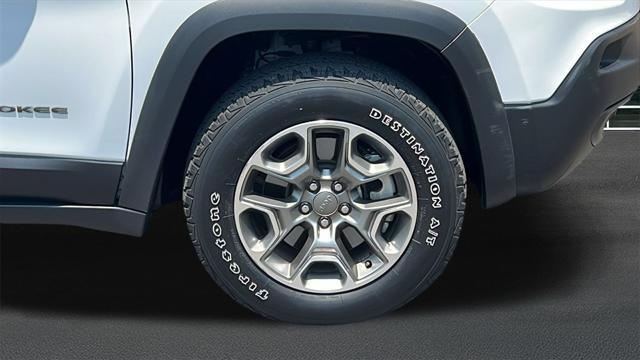 used 2022 Jeep Cherokee car, priced at $23,998