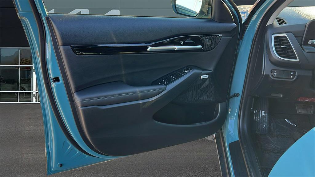 new 2026 Kia Seltos car, priced at $33,935