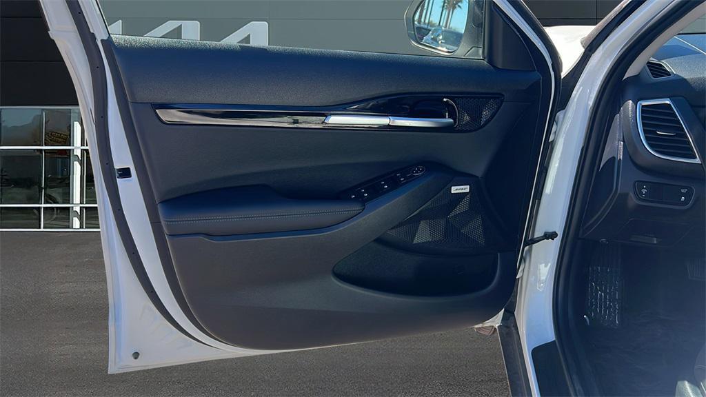 new 2026 Kia Seltos car, priced at $33,490