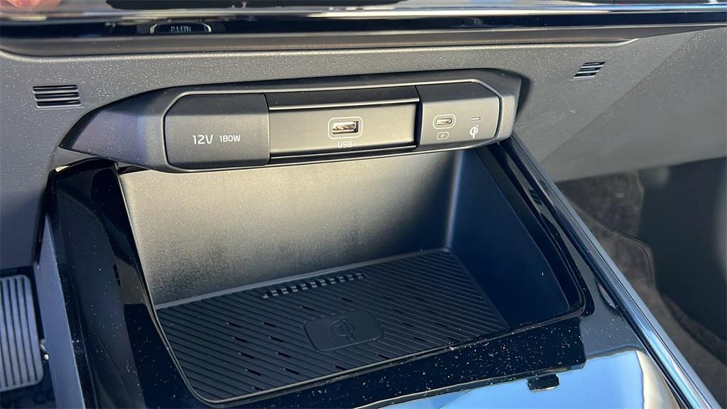 new 2025 Kia Niro car, priced at $31,970