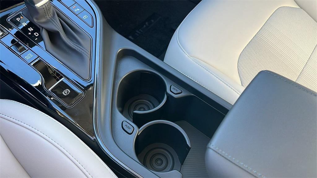 new 2025 Kia Niro car, priced at $31,970