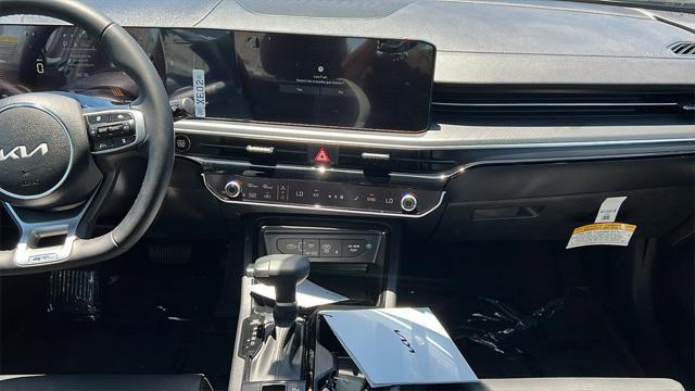 new 2025 Kia K5 car