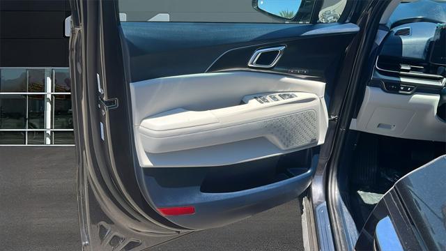 new 2026 Kia Carnival Hybrid car