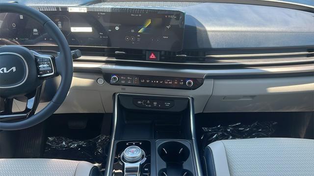 new 2026 Kia Carnival Hybrid car
