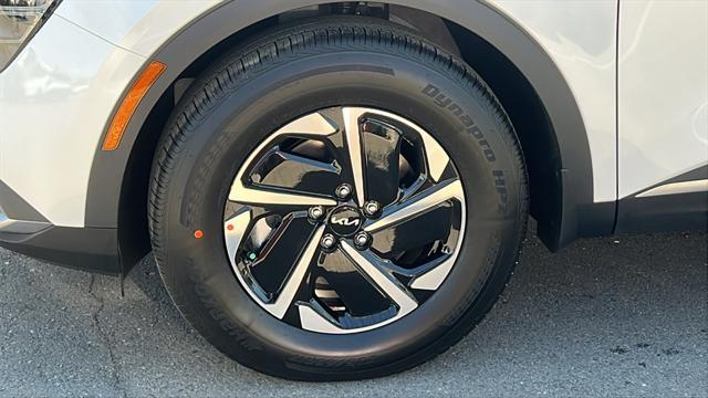 new 2025 Kia Sportage Hybrid car, priced at $30,915