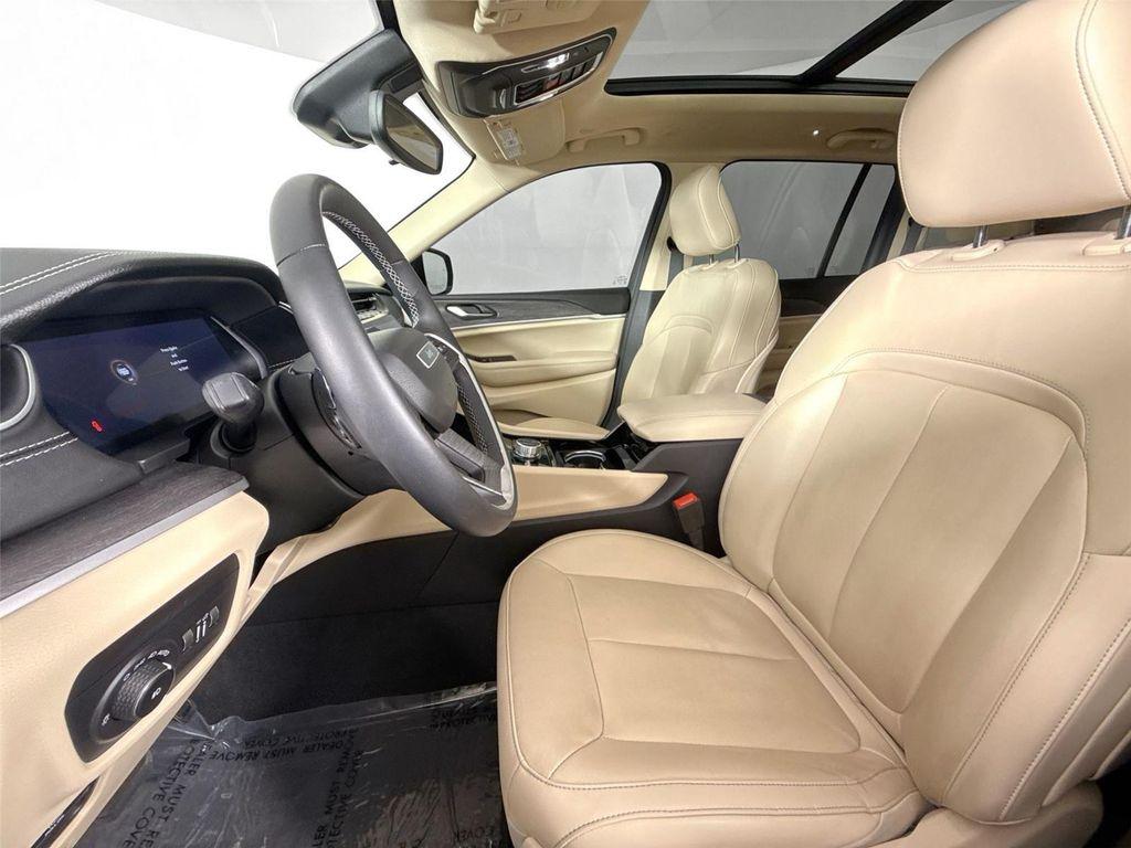 used 2022 Jeep Grand Cherokee car, priced at $26,800