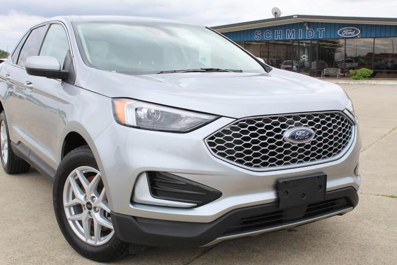 used 2024 Ford Edge car, priced at $27,998