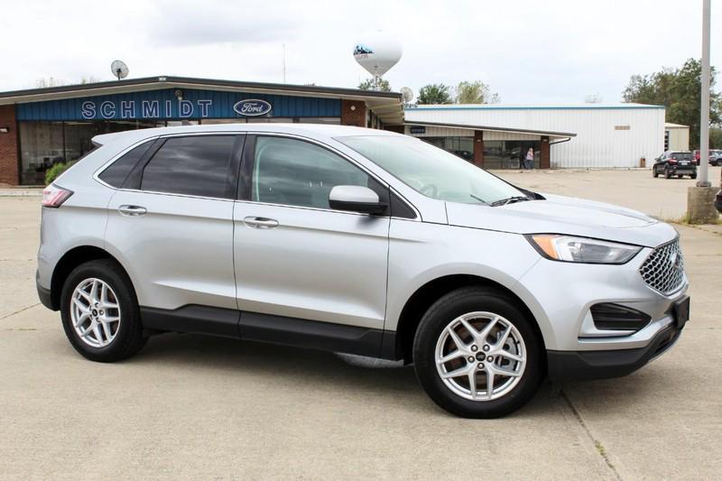 used 2024 Ford Edge car, priced at $27,998