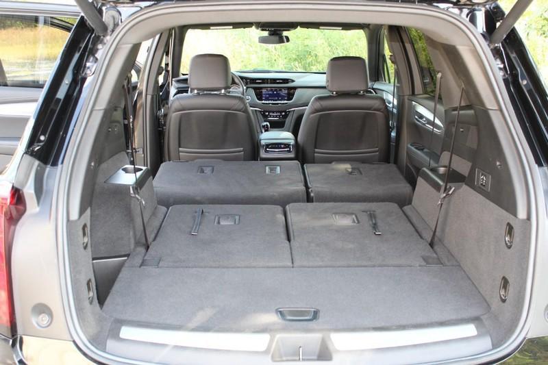used 2023 Cadillac XT6 car, priced at $37,998