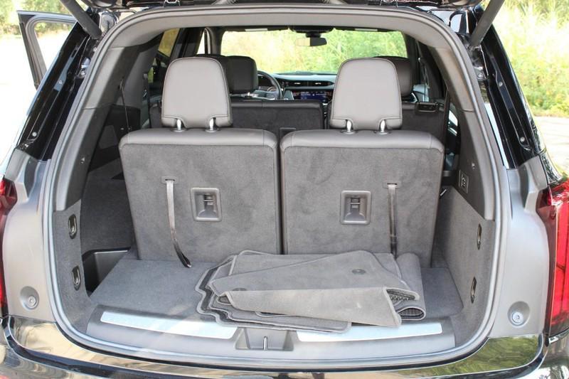 used 2023 Cadillac XT6 car, priced at $37,998