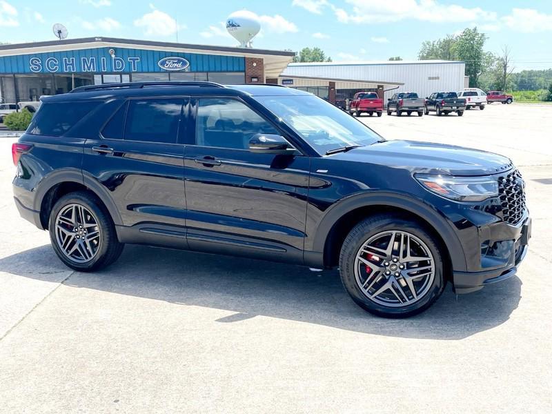 new 2025 Ford Explorer car, priced at $51,830