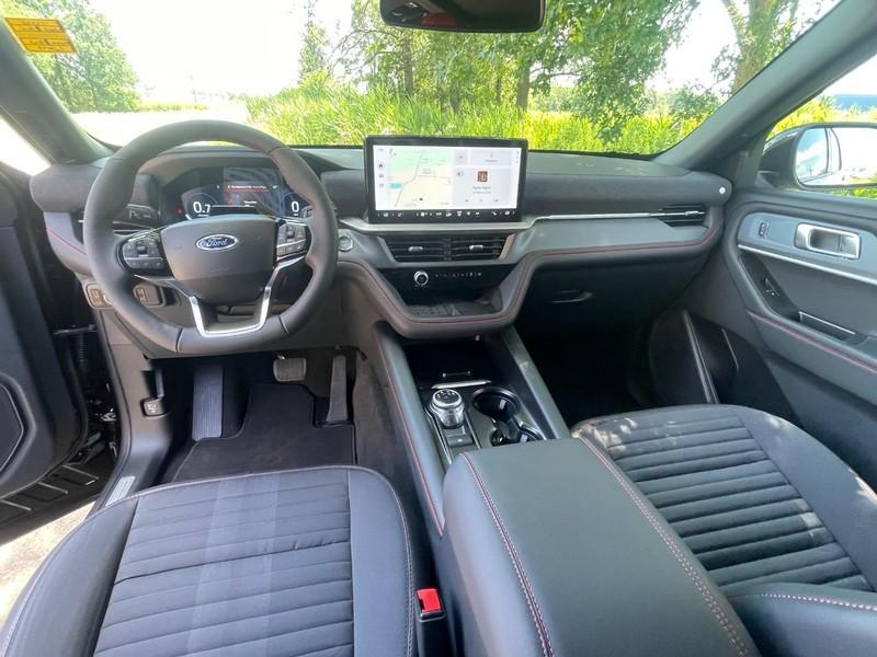new 2025 Ford Explorer car, priced at $51,830