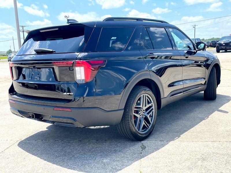 new 2025 Ford Explorer car, priced at $51,830