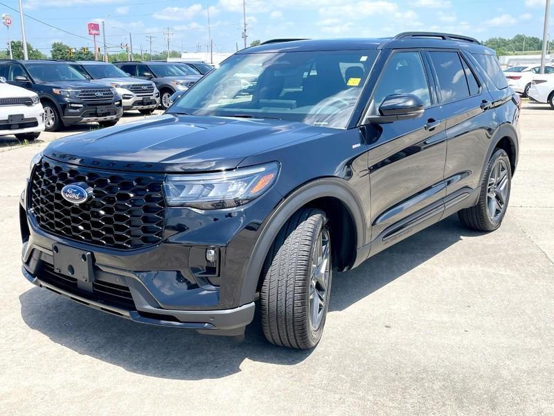new 2025 Ford Explorer car, priced at $51,830