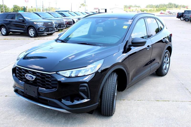 new 2025 Ford Escape car, priced at $32,090
