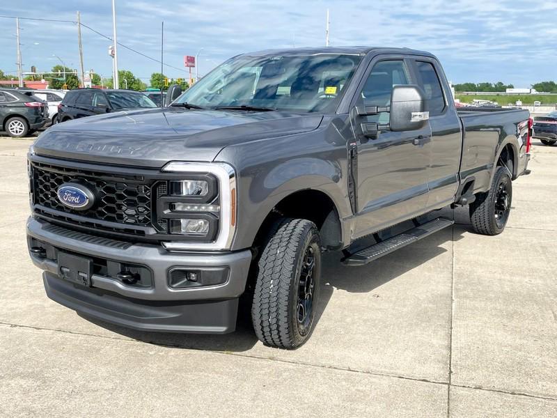 new 2025 Ford F-350 car, priced at $60,580