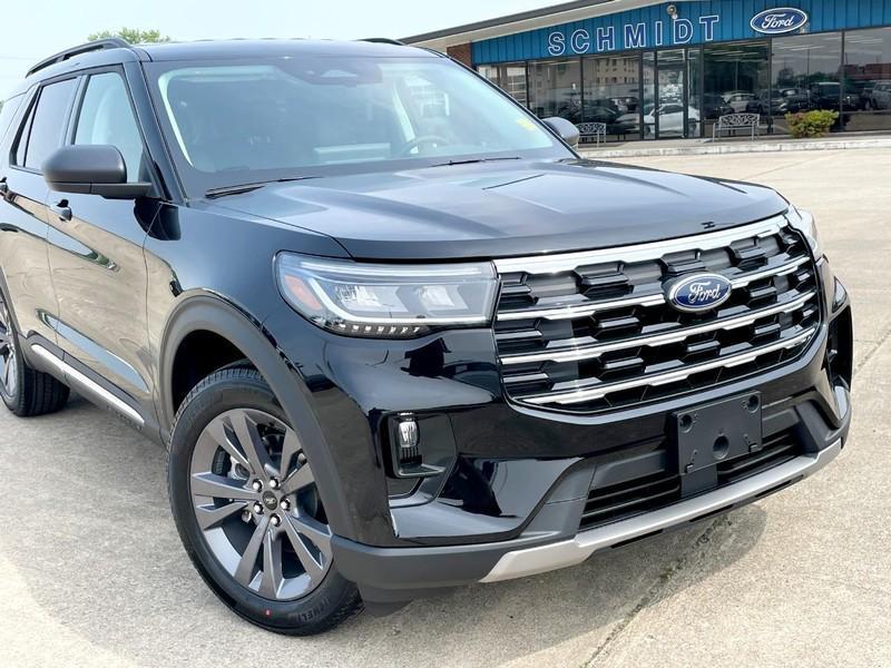 new 2025 Ford Explorer car, priced at $47,540