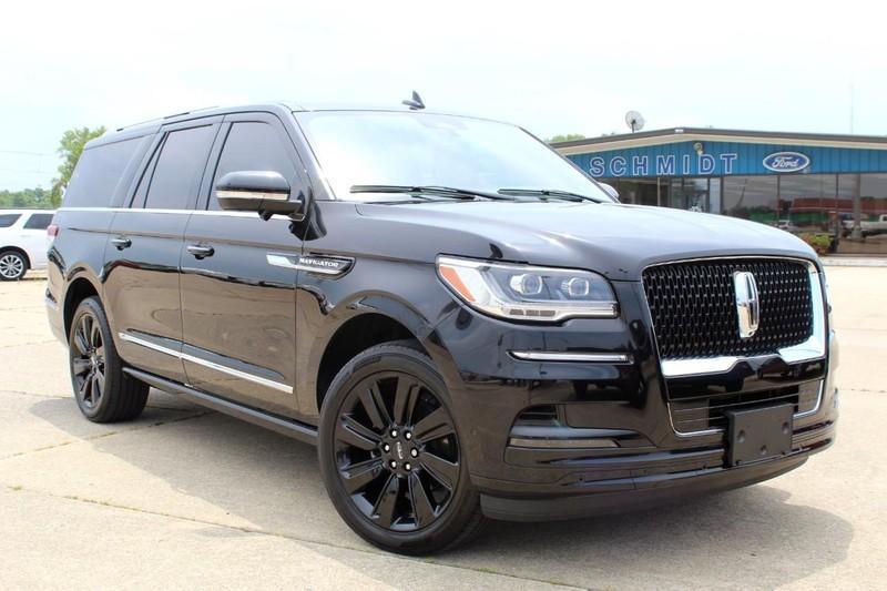 used 2023 Lincoln Navigator car, priced at $83,998