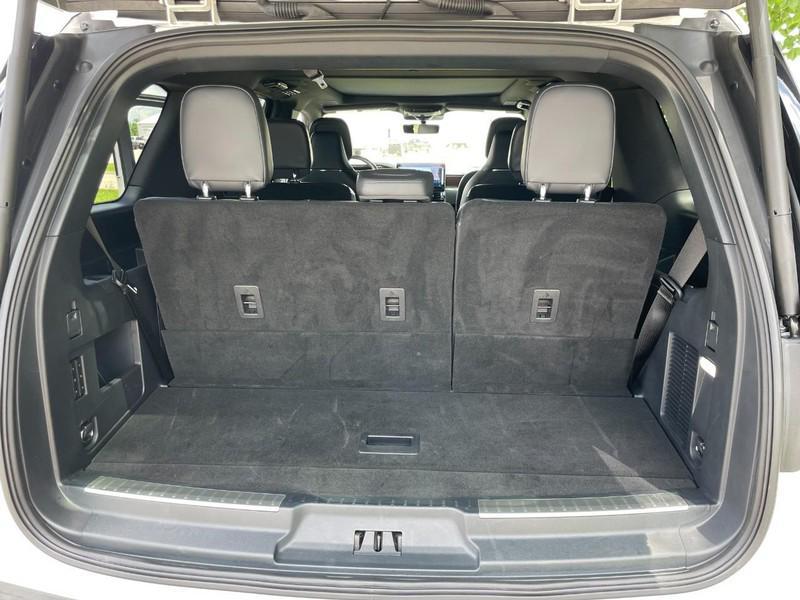 used 2024 Lincoln Navigator car, priced at $79,998