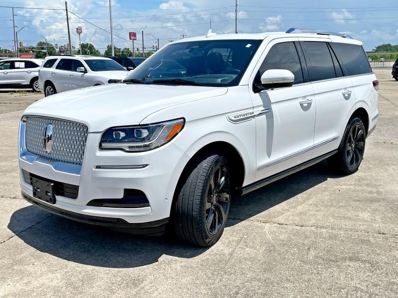 used 2024 Lincoln Navigator car, priced at $79,998