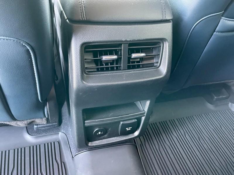 used 2024 Ford Edge car, priced at $27,998