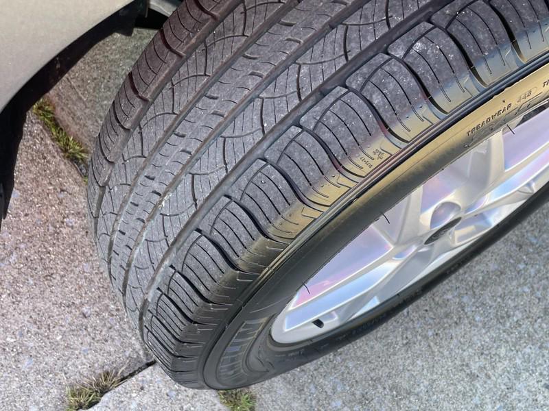 used 2024 Ford Edge car, priced at $27,998