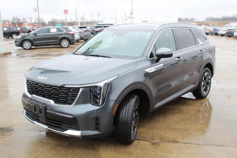 used 2024 Kia Sorento car, priced at $33,998