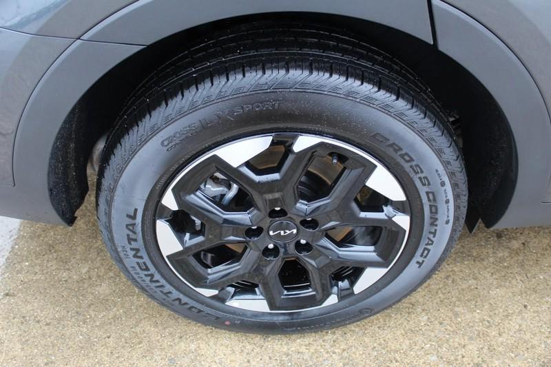 used 2024 Kia Sorento car, priced at $33,998
