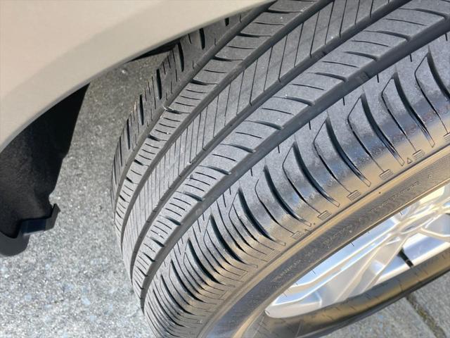 used 2024 Ford Explorer car, priced at $37,998