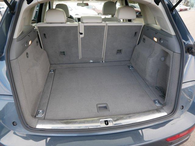 used 2011 Audi Q5 car, priced at $9,490