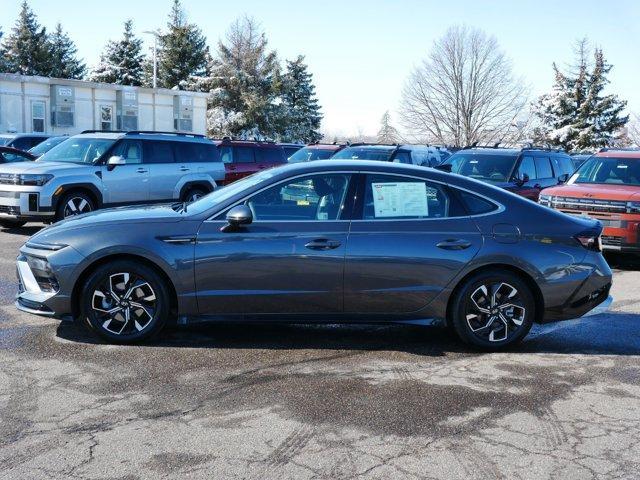 used 2025 Hyundai Sonata car, priced at $27,999