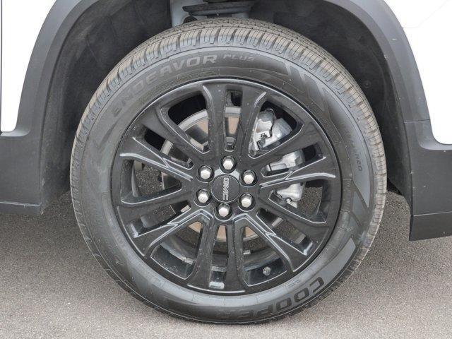 used 2022 GMC Acadia car, priced at $25,990