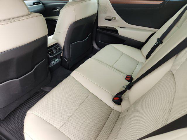 new 2025 Lexus ES 350 car, priced at $50,510