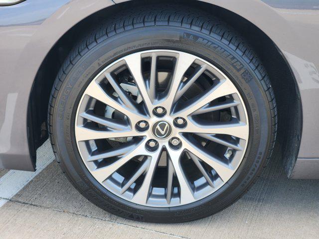 used 2019 Lexus ES 350 car, priced at $26,988