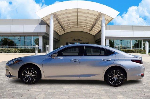 new 2025 Lexus ES 300h car, priced at $51,389