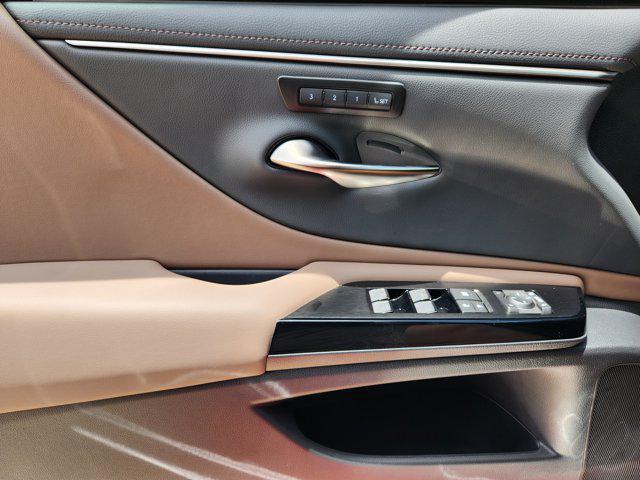 new 2025 Lexus ES 350 car, priced at $50,719