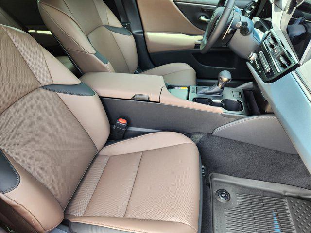 new 2025 Lexus ES 350 car, priced at $50,719