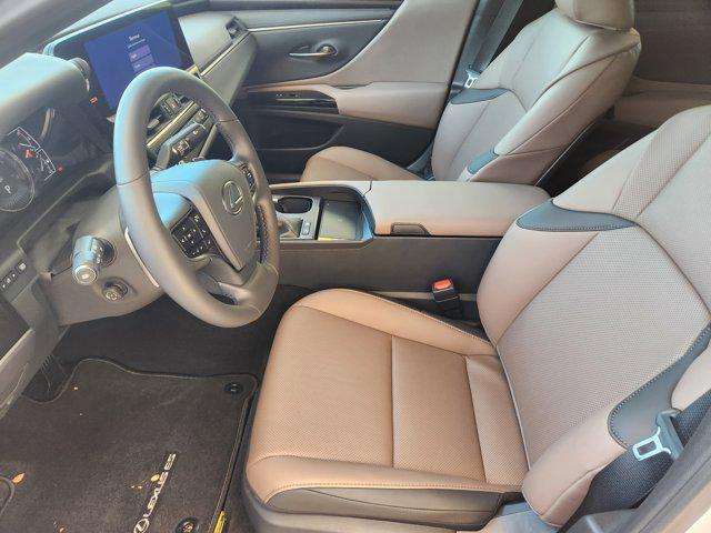 new 2025 Lexus ES 300h car, priced at $51,609