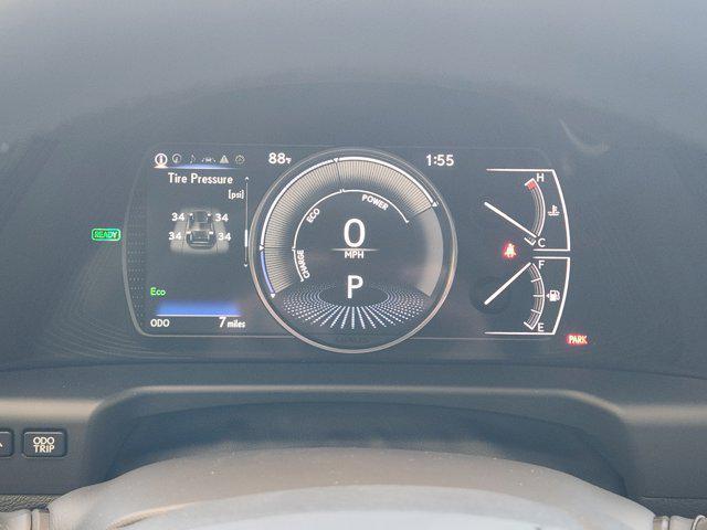 new 2025 Lexus ES 300h car, priced at $51,609