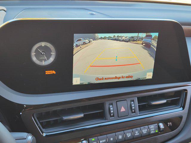 new 2025 Lexus ES 350 car, priced at $48,030