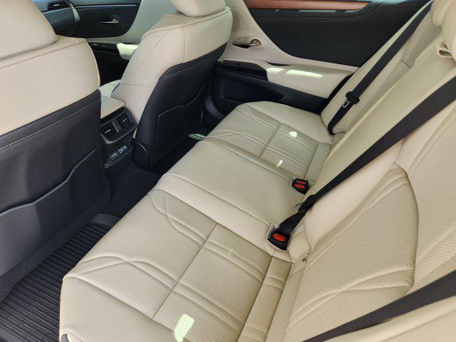 new 2025 Lexus ES 300h car, priced at $55,804