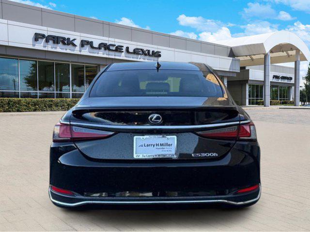 used 2020 Lexus ES 300h car, priced at $31,975