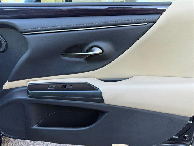 used 2020 Lexus ES 300h car, priced at $31,975