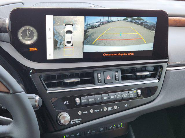 new 2025 Lexus ES 300h car, priced at $54,315