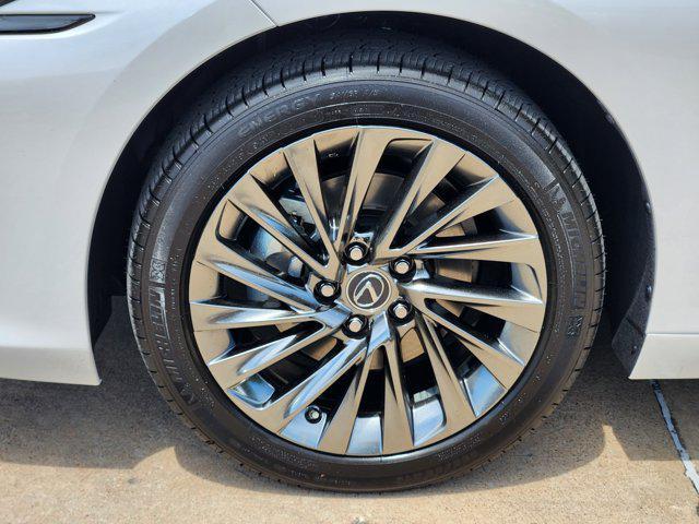 new 2025 Lexus ES 300h car, priced at $54,315