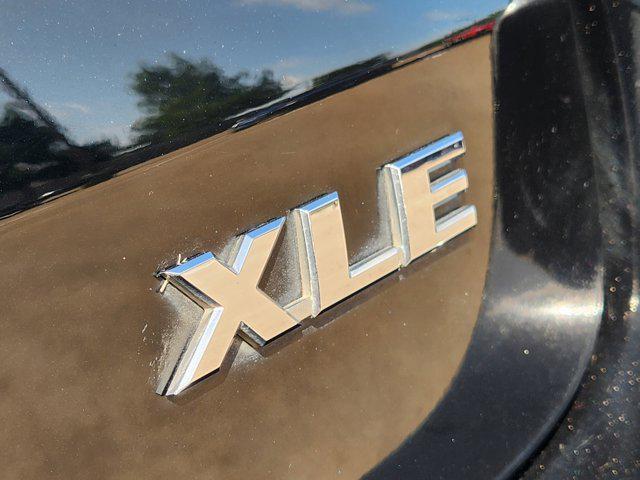 used 2018 Toyota Highlander car, priced at $17,444